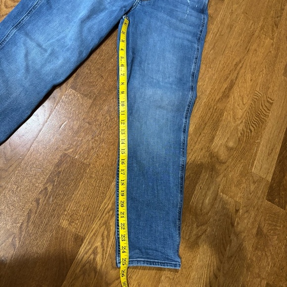 Abercrombie and Fitch, the Mom high-rise jeans straight leg size 27 - Picture 10 of 16